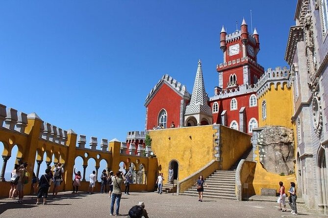 Sintra Cascais Private Tour with Pena Palace and Mouros Castle - Stop 3, Centro Histórico de Sintra: the hour that gives the town its heartbeat