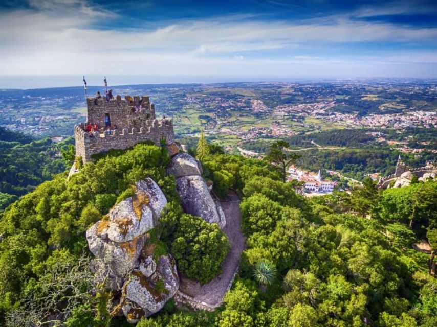 Sintra: Castle of the Moors Skip-the-Line Ticket+Audio Guide - Inside the ruins: Royal Tower and the layered walls