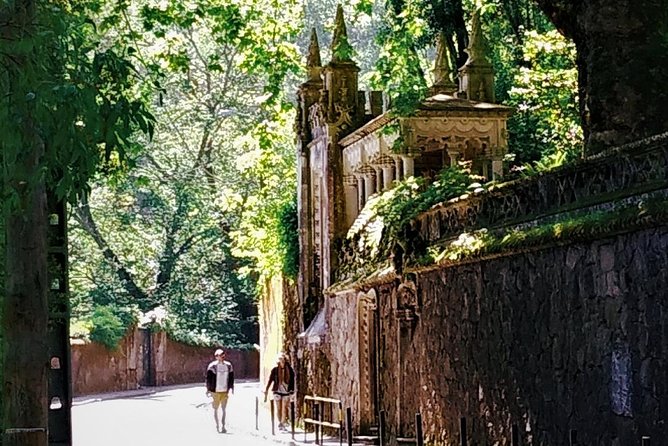 Sintra Encantada Private Tour - Village Palace and Pena Palace - Stop 1: Centro Historico de Sintra and the National Palace of the Village