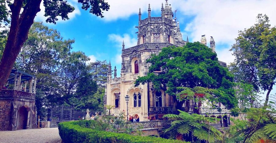 Sintra: Immersive Guided Walking Tour w/ Quinta da Regaleira - Starting in Sintra by Foot: Avenida Doutor Miguel Bombarda