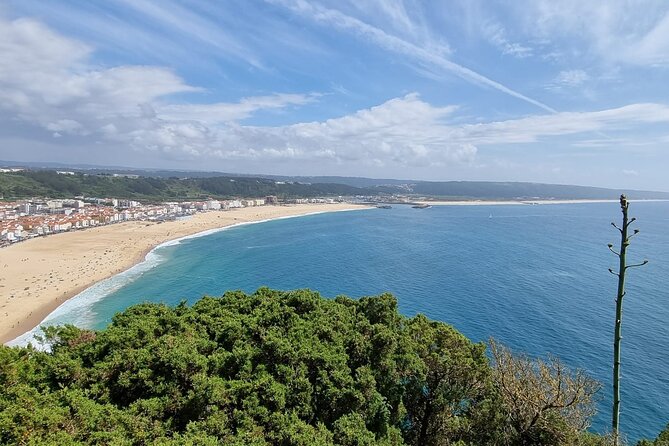 Sintra Lovers - Tour to Fátima, Batalha, Nazaré & Óbidos - Nazaré: seafood lunch plus Praia do Norte wave energy