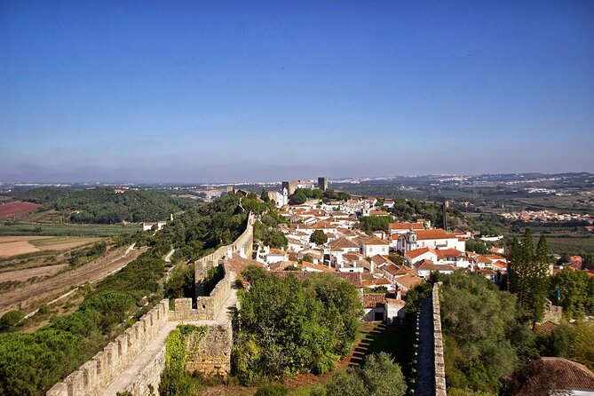 Sintra Lovers - Tour to Fátima, Batalha, Nazaré & Óbidos - Guides and the human factor: when the drive becomes part of the story