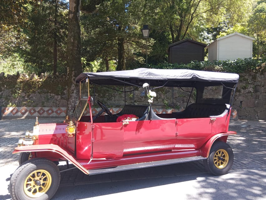 Sintra: Mountain tour by vintage TukTuk - Getting there: pickup in Sintra and where R. Murtas 27 fits