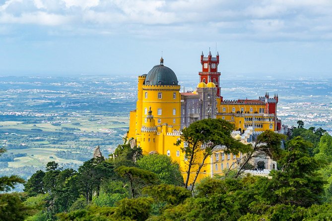 Sintra Palácio da Pena, Cabo da Roca and Cascais - Sintra’s historic center: a lunch break you can actually use