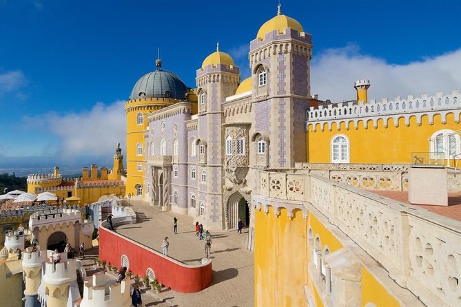 Sintra, Pena Palace, Cabo Roca, Cascais Small Group from Lisbon - Old Sintra village break: short free time where the magic is
