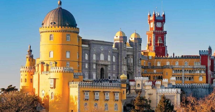 Sintra: Private Tour with Guided Pena Palace Experience - Who this private Pena Palace tour suits best