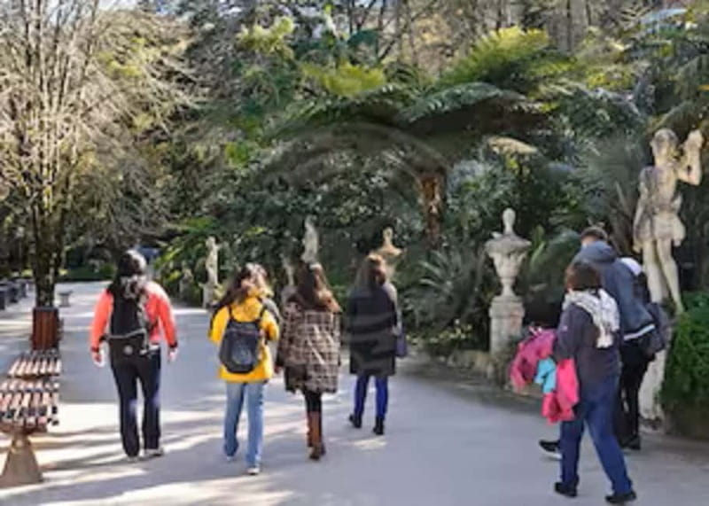 Sintra: Quinta da Regaleira Entry Ticket and Guided Tour - How much time you should leave for photos and wandering