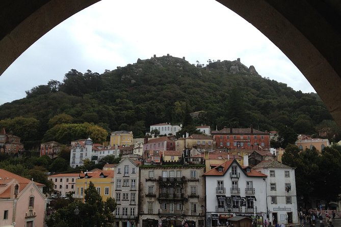 Sintra Tour 8h - Stop 1, Pena Palace Park and National Palace: Romantic fantasy with a real schedule