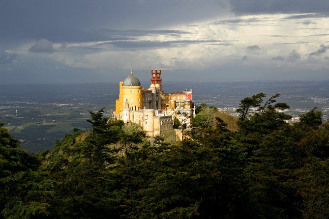 Sintra Tour with Pena Palace and Monserrate Palace- Private Tour - Lunch, pacing, and what to wear (your day depends on it)