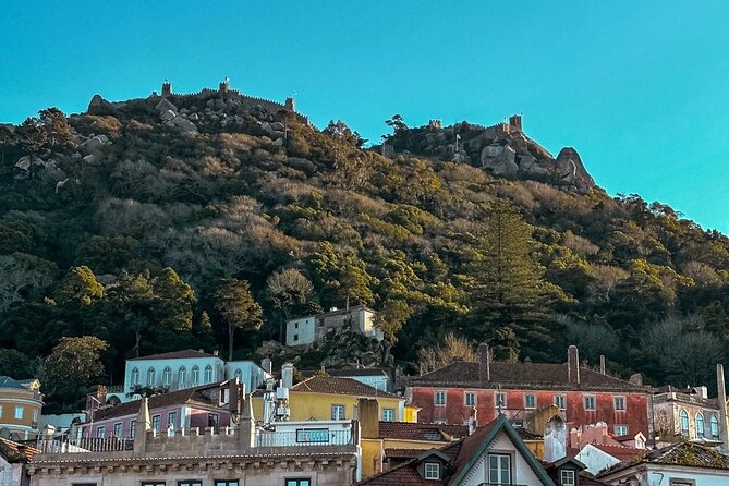 Sintra Walking Tour: Romantic Village & Palaces - Meeting point, group size, and the logistics that affect your day