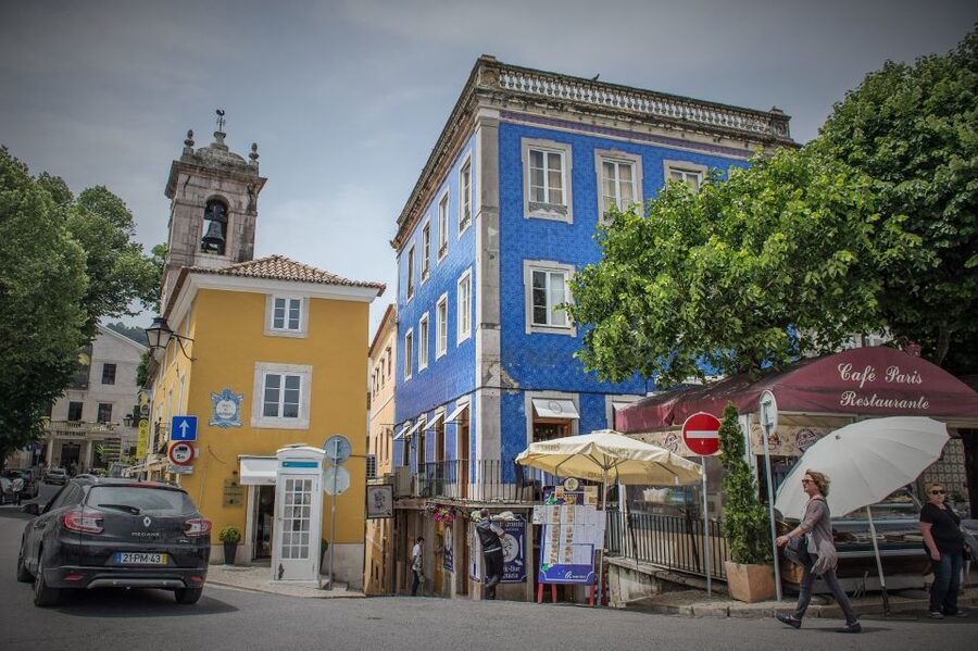 Sintra: Walking Tour with Palace, Castle, and Old Town Visit - Meeting Sintra Like a Local, Just Outside the Station