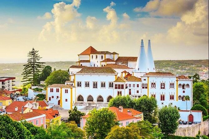 Small Group Tour to Pena Palace , Sintra , Regaleira and Cascais - Pena Palace: make your two hours count
