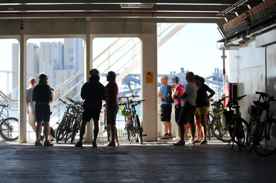 South Lisbon: 3-Hour Christ the King Electric Bike Tour - Small group, 3 hours, and value at $41