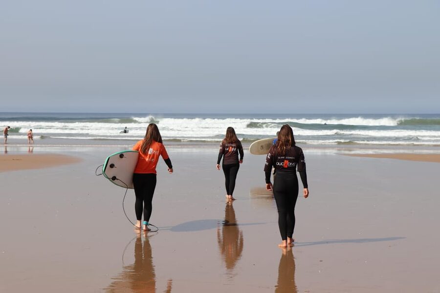 Surf Class in Caparica - The 2-hour flow: what the session is built to deliver