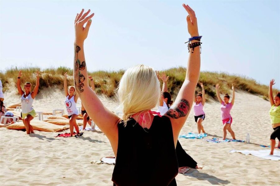 Surfing and Yoga in Lisbon - The 5-hour rhythm: beach yoga first, waves after