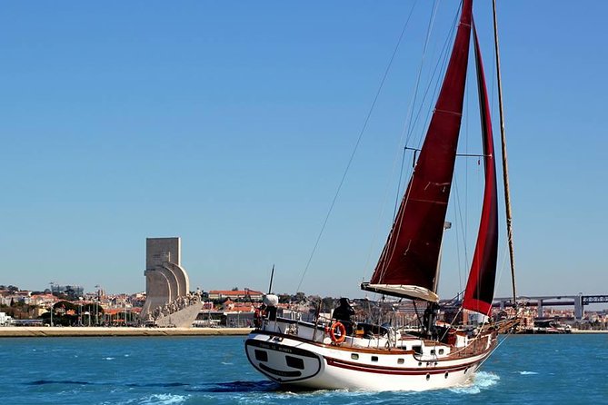 Tagus River - Private Tour on Vintage Sailboat - Why a Tagus River sail beats a bus tour