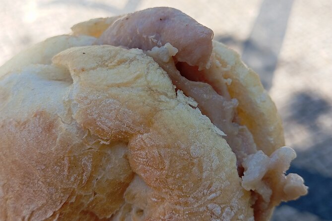 Taste Lisbon: an Itinerant Full Portuguese Meal by Do Eat Better - Meeting point to first tastings: getting your bearings fast