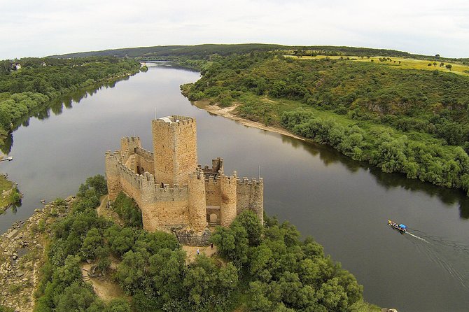 Templar Knights: Tomar and Almourol Castles Full Day Private Tour - Constância Break: A Poet-Linked Village With About an Hour