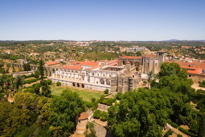 Templar Knights: Tomar and Almourol Castles Full Day Private Tour - Guide Style: When the Story Turns the Day Into Something Special