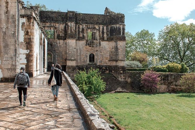 Templar River: Tomar and Almourol Shared Tour - Santa Maria dos Olivais: The Short Stop That Helps the Story Click
