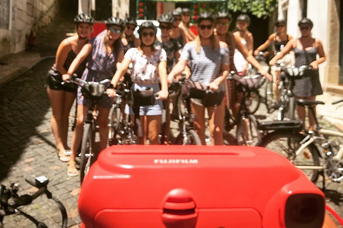The 7 Hills Tour of Lisboa - Group size and safety gear: why max 10 people matters