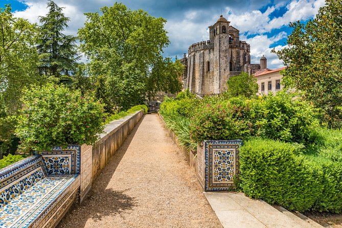 Tomar and Castle of Almourol Private Full-Day Tour from Lisbon - Castelo de Almourol on the Tagus River: why the setting matters