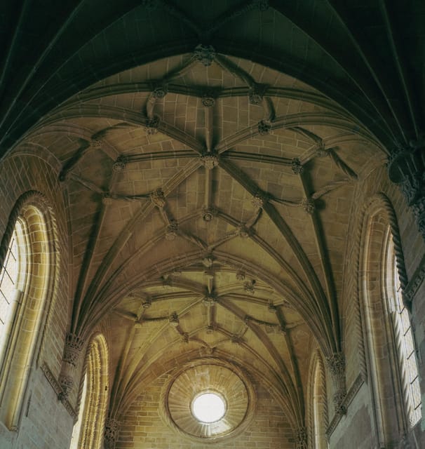 Tomar: Knight's Templar Castle and Convent of Christ Tour - The guided walk through the convent, what you actually see