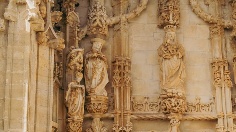 Tomar: Knight's Templar Castle and Convent of Christ Tour - Price and value: what you pay, what you still need to budget