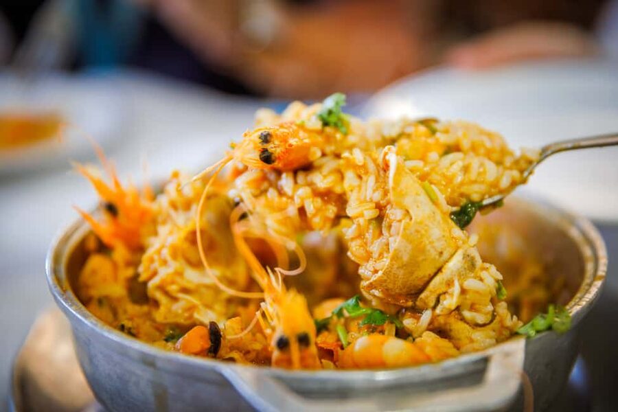 Total Lisbon Experience Walking Tour with Seafood Lunch - Key things you will really notice