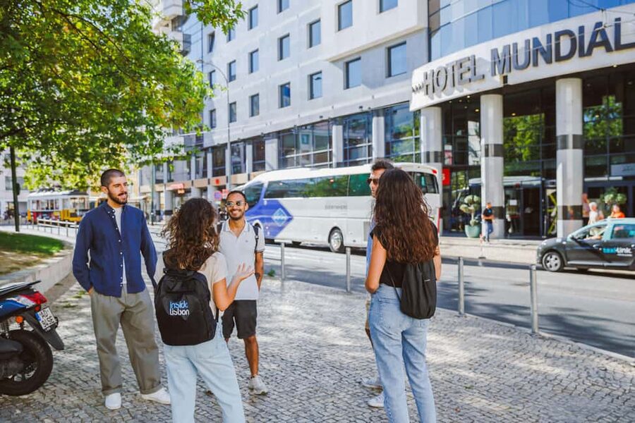Total Lisbon Experience Walking Tour with Seafood Lunch - Practical tips so the 4-hour loop feels easy