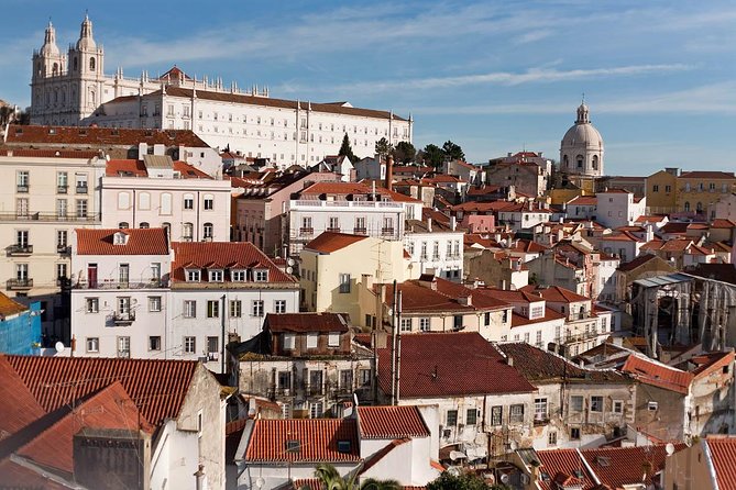 Tour del Castillo y Alfama - Meeting at Praça do Comércio, then heading into the old quarter