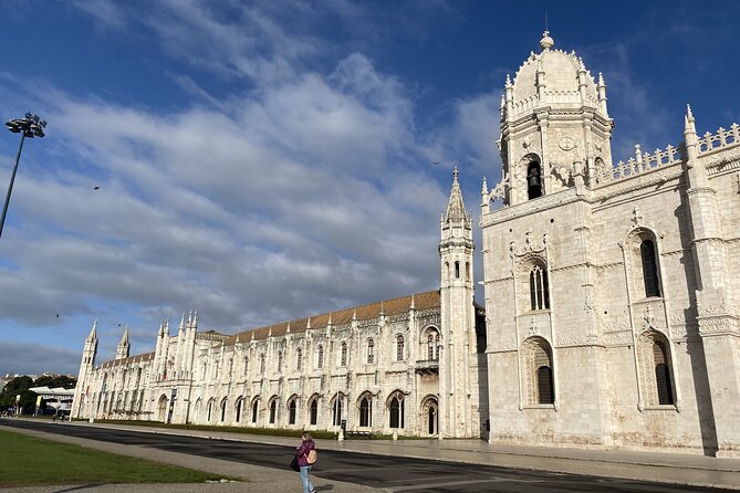 Tour in Lisbon (highlights), Cristo Rei and Belém. - Cristo Rei sanctuary: the 133-meter perspective shift