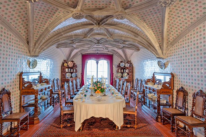 Tour SINTRA (full day) - Centro Histórico de Sintra: Walking Tour and Shopping Break in Town