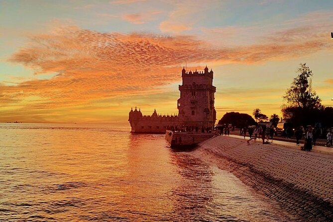 Tour Tuk Tuk Lisbon-Belem 4 H Free Pick-up - Start at Lisbon Cathedral, then ride the viewpoints that explain the city