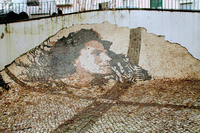 Tour TukTuk 3 hours Lisbon Free Pick-up - Alfama on the route: hot-water origins, Chafariz de Dentro, and Saramago’s house