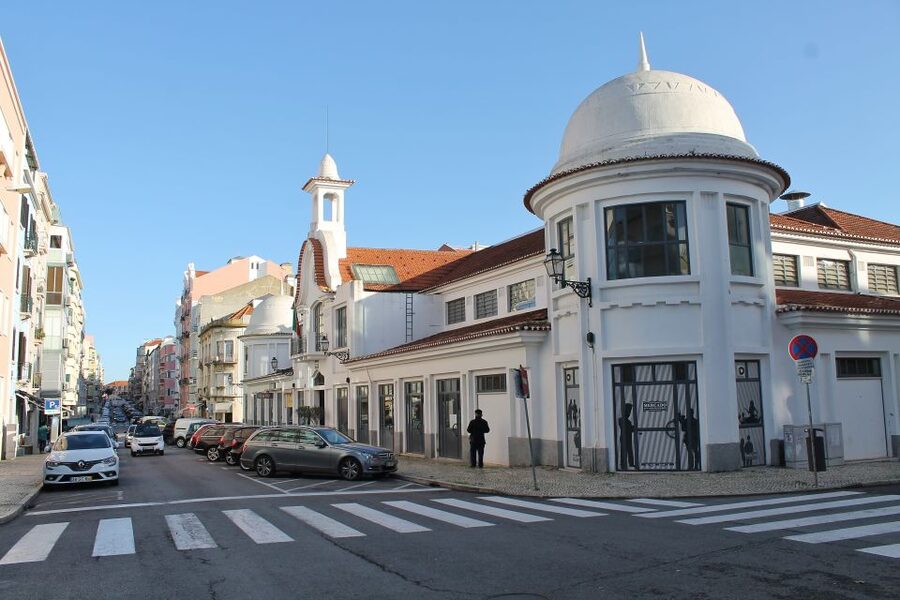 Traditional Lisbon Food Tasting Experience - Why Campo de Ourique makes this Lisbon food tour feel local