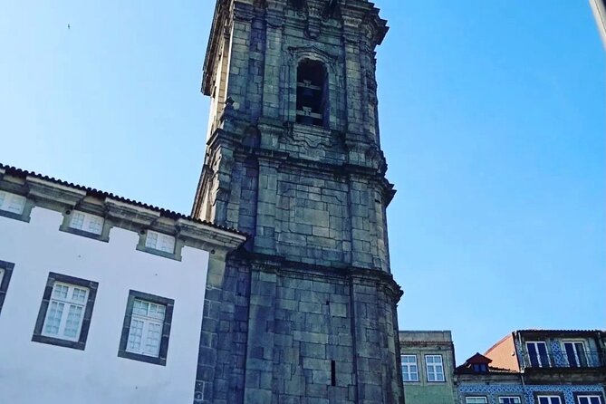 Transport Lisbon/Porto Porto/Lisbon with 2 optional stops - Fátima Stop: A Focused Stop for Religious-Site Visitors