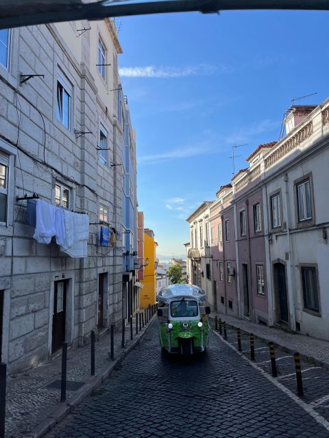 Tuk Tuk Lisbon: 3H00 Lisbon Charms - Key highlights at a glance