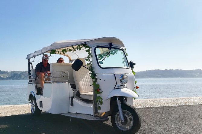 Tuk Tuk Lisbon Guided tour! 100% PRIVATE & PERSONALIZED - Torre de Belém and the Tagus River views without wasting time