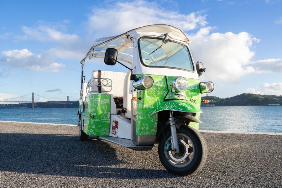 Tuk Tuk Lisbon: Lisbon Iconic Highlights 1.5-Hour - Why this Lisbon tuk-tuk tour feels efficient