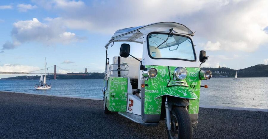 Tuk Tuk Lisbon: Old Lisbon 2-Hour - The guide factor: what makes it feel fun instead of rushed