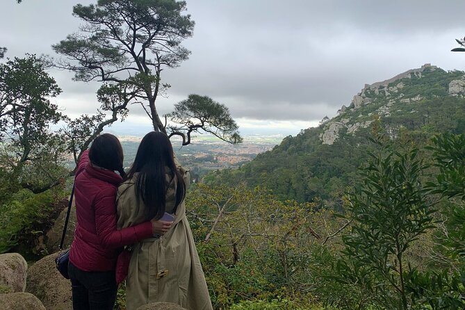 Tuk Tuk Private Tour in Sintra and Coast - Castelo dos Mouros viewpoint: fortifications with big panoramic payoff
