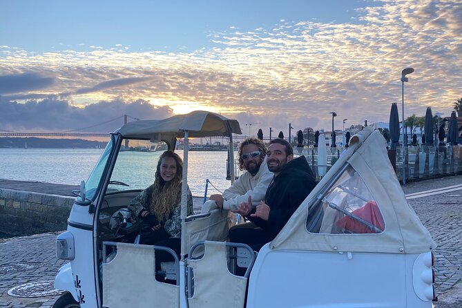 Tuktuk adventure through Lisbon - Timing, pace, and the realistic expectation of a bumpy ride