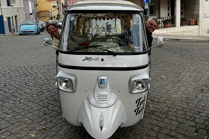 Tuktuk adventure through Lisbon - The ride’s best route: viewpoints first, then neighborhoods