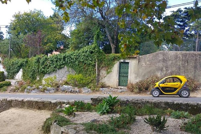 Unforgettable Sintra Tour E-CAR GPS audio-guided route that informs and entertains! - Who this Sintra e-car tour suits best