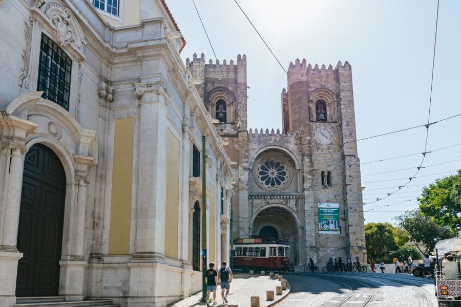 Vadio: Lisbon Old Town Private Tuk Tuk Tour - Food, Sardines, and Local Tips From Guides Like Tiago and Pedro