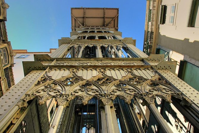 VIP-walking-Tour - Lisbon with your private - in German - Meet Thomas and Set Your Style for the Day